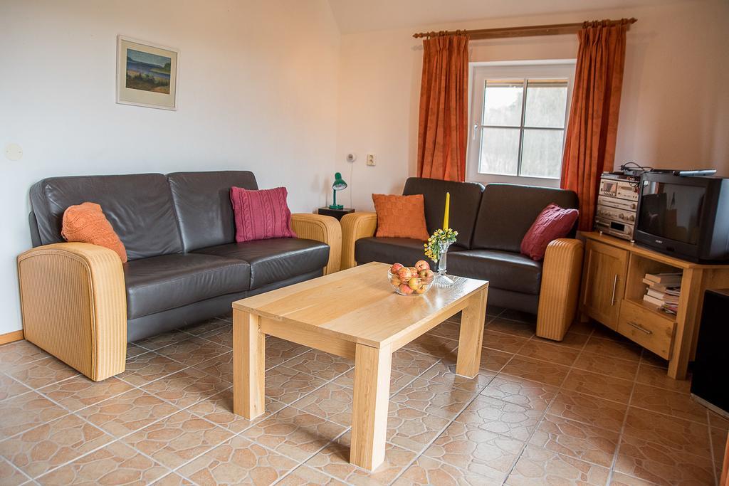 Fox House Hotel Pelči Kültér fotó